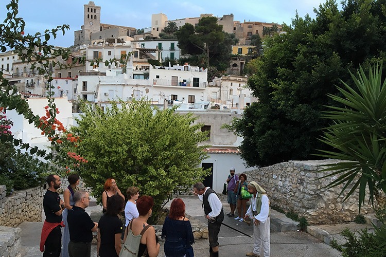 rutas guiadas teatralizadas dalt vila