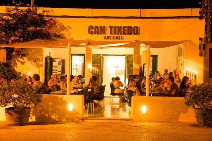 Bar Ibiza can tixedo in Ibiza