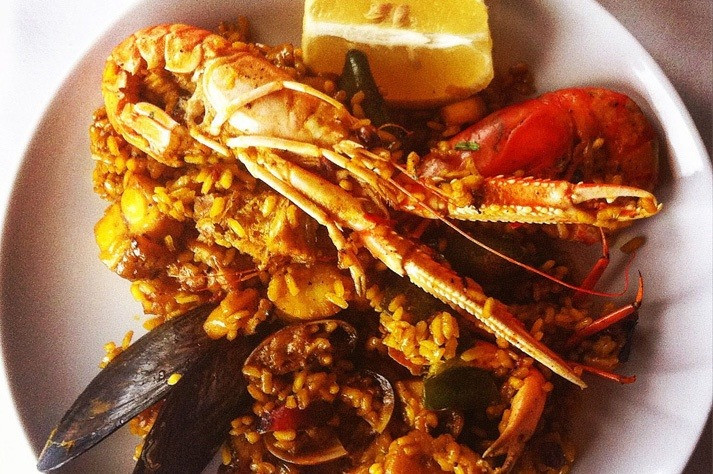 Can pujol paella — Moto Luis Ibiza